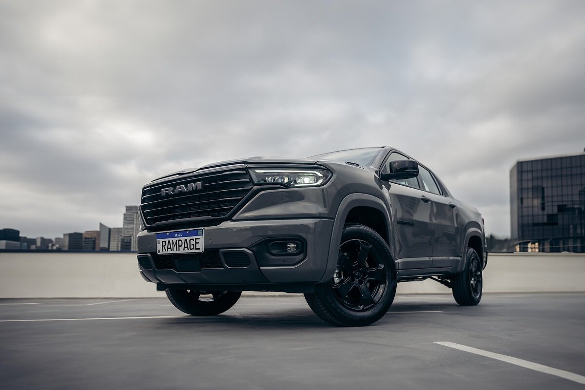 Rampage Laramie diesel ganha opção de pacote "Night Edition"