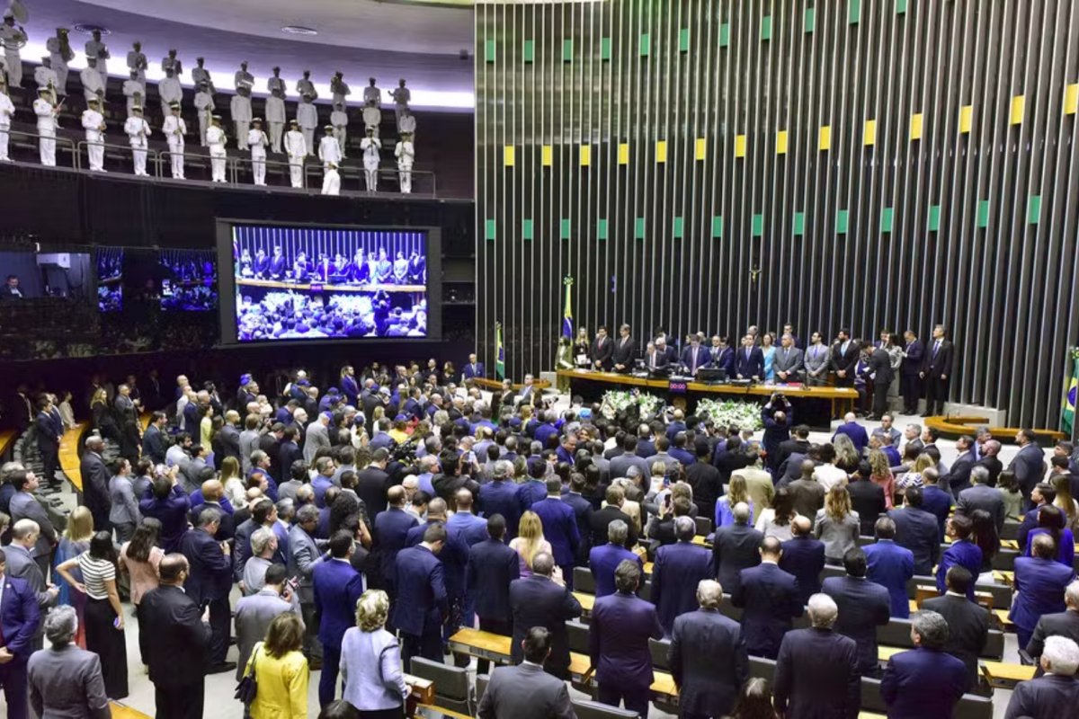 Deputados devem votar urgência de projeto para liberar emendas travadas em 2024