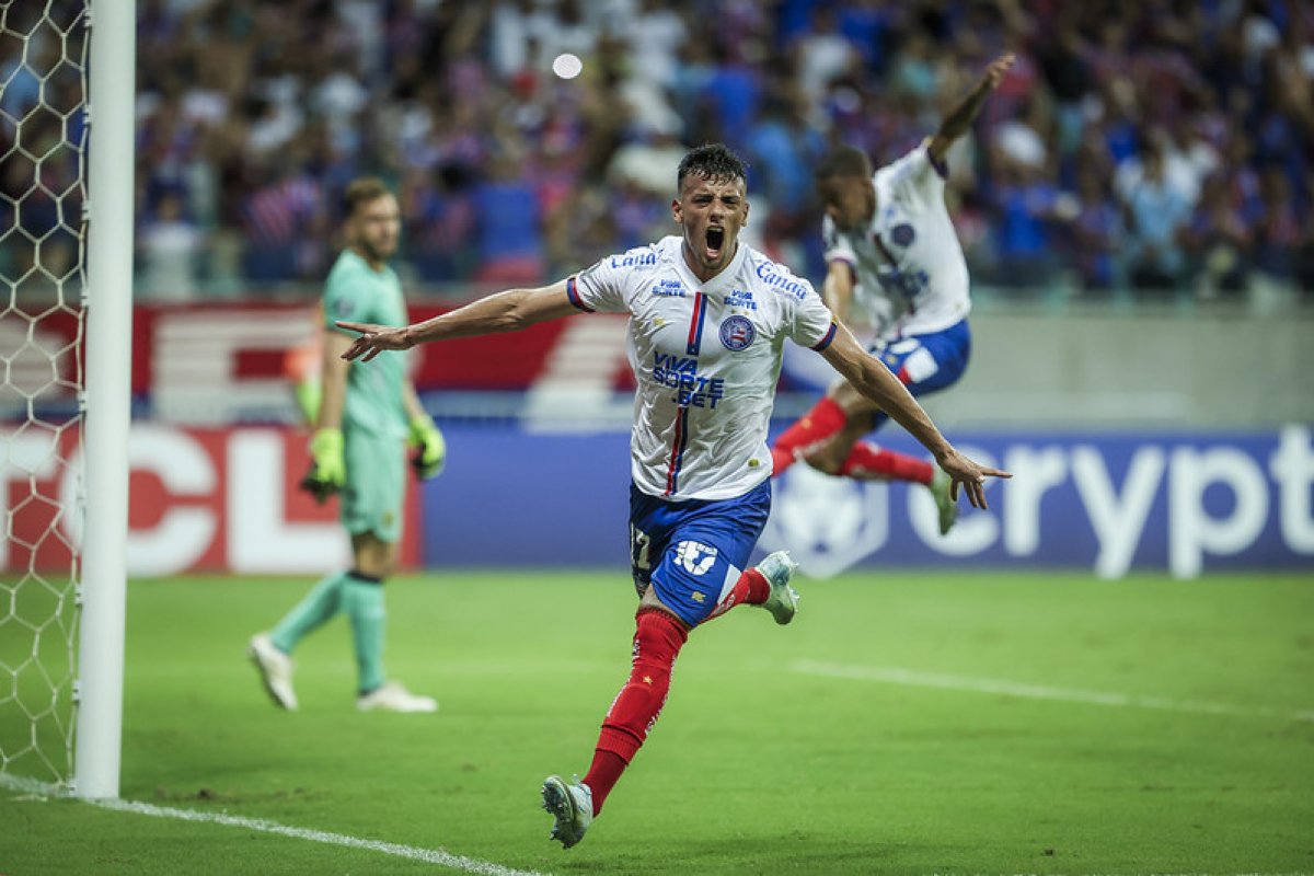 Vídeo: Bahia passa fácil pelo The Strongest e avança para 3ª fase da Libertadores; veja os gols