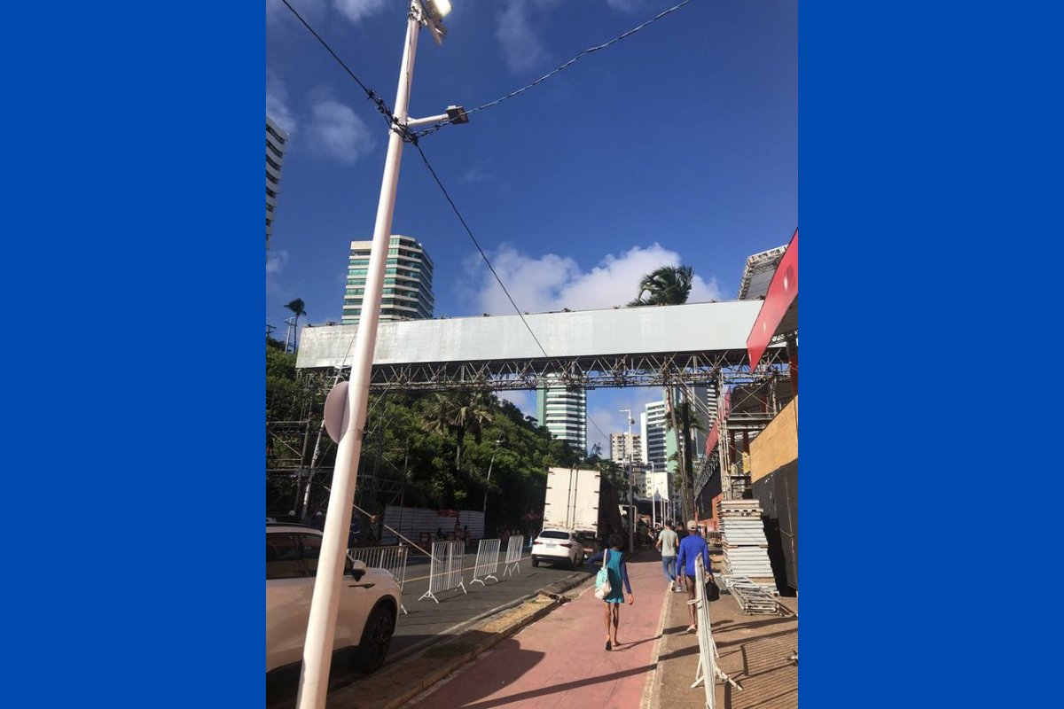 Camarote polemiza em Salvador ao erguer passarela com ligação para Morro Ipiranga