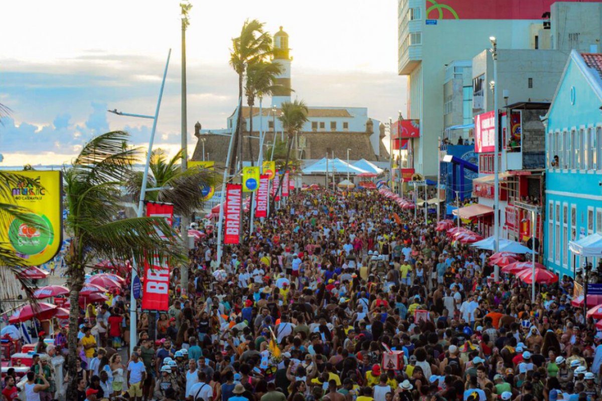 Carnaval de Salvador começa oficialmente nesta quinta-feira (27); confira programação da folia