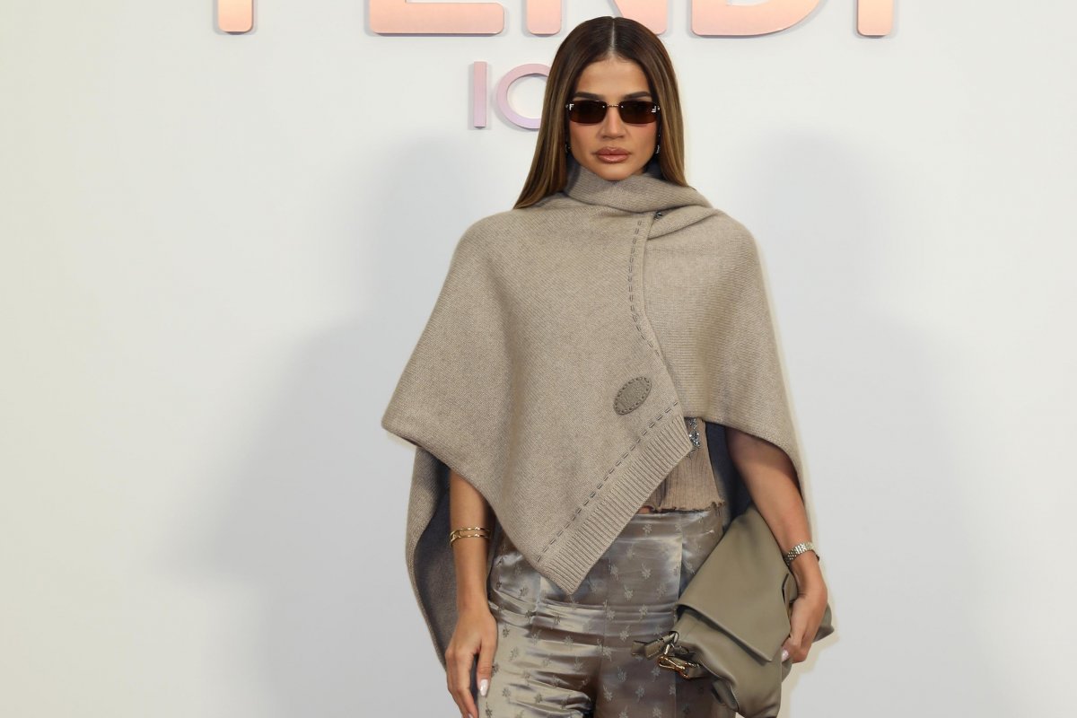 Thássia Naves marca presença no segundo dia da semana de moda em Milão!