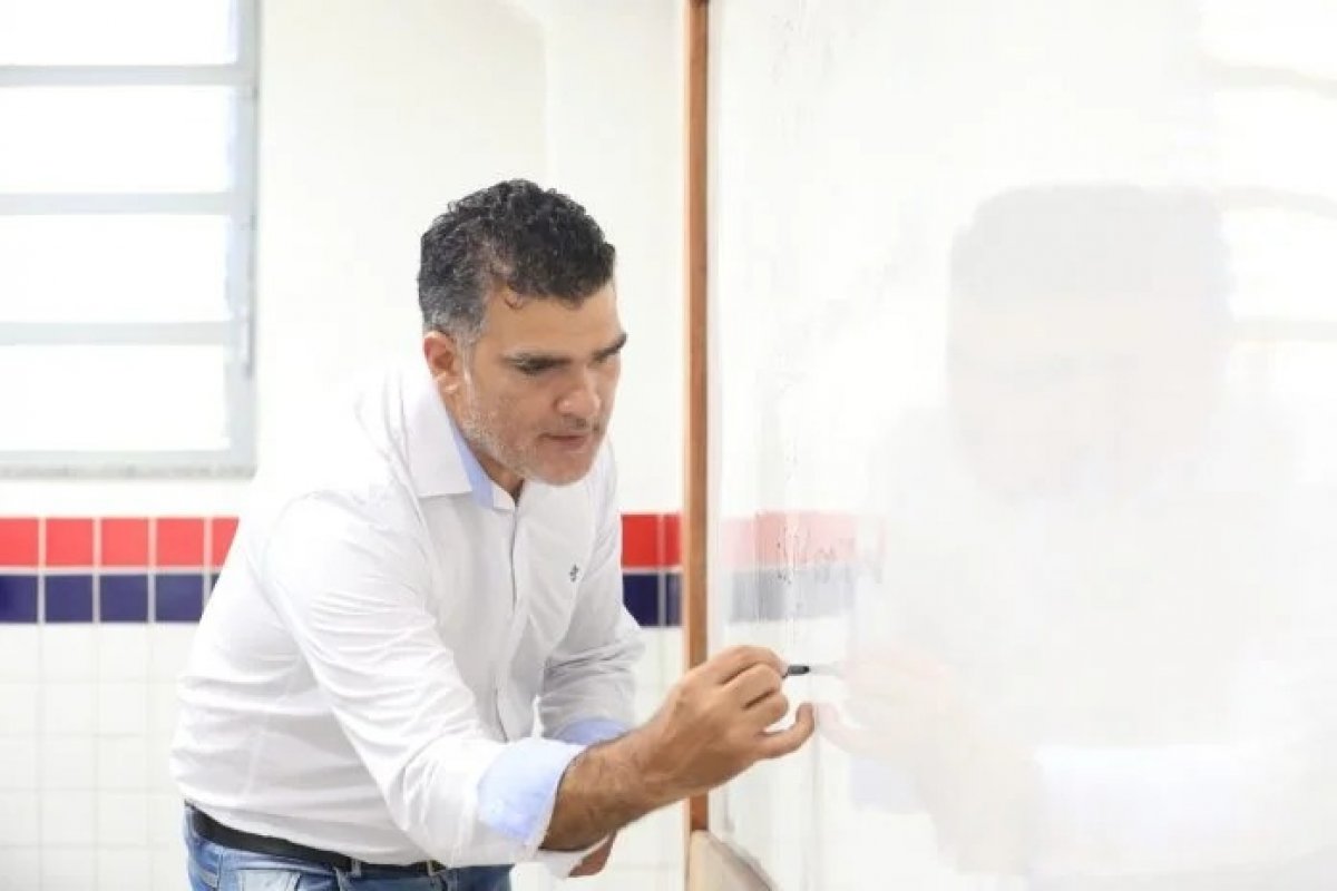 Governo da Bahia abre inscrições para contratação de 1,4 mil profissionais da Educação