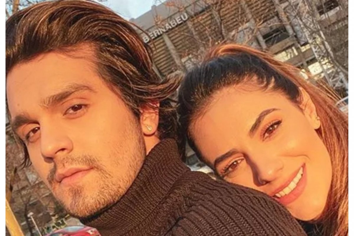 Luan Santana curte férias em Madrid com Jade Magalhães