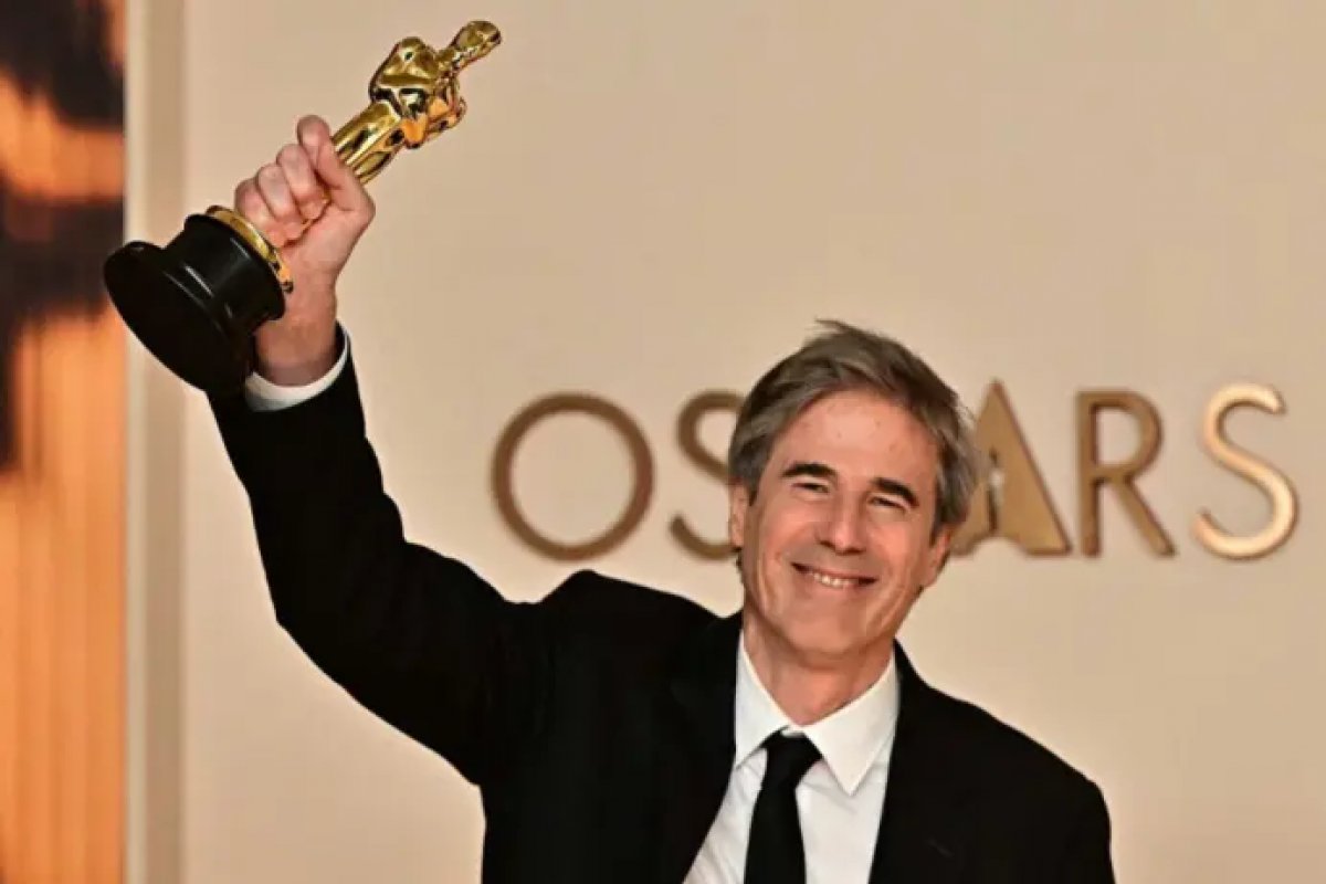 Academia posta foto de Walter Salles depois do Brasil ganhar 1º Oscar