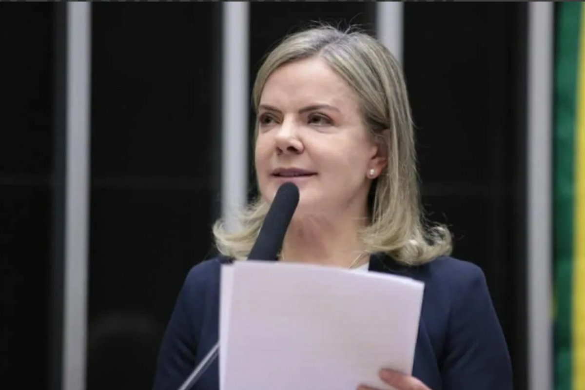 Após saída de Gleisi Hoffmann, PT define presidência interina na sexta-feira (7)