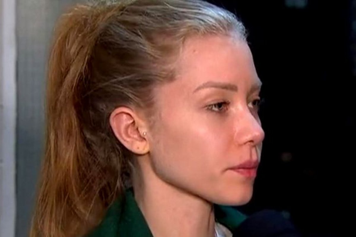 Caso Neymar: Advogado diz que Najila perdeu seu celular após depoimento