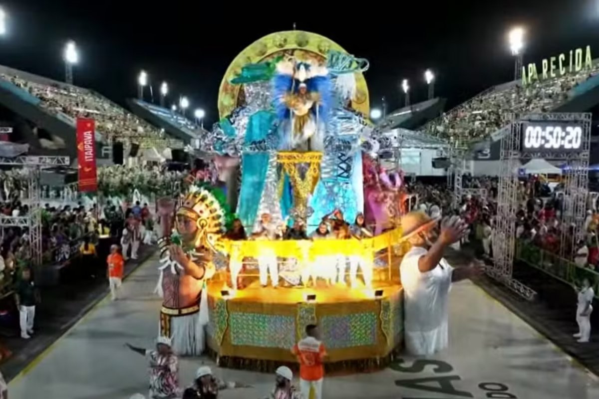 Vídeo: Reino Unido da Liberdade vence Carnaval de Manaus de 2025; presidente foi entrevistado do Podomblé