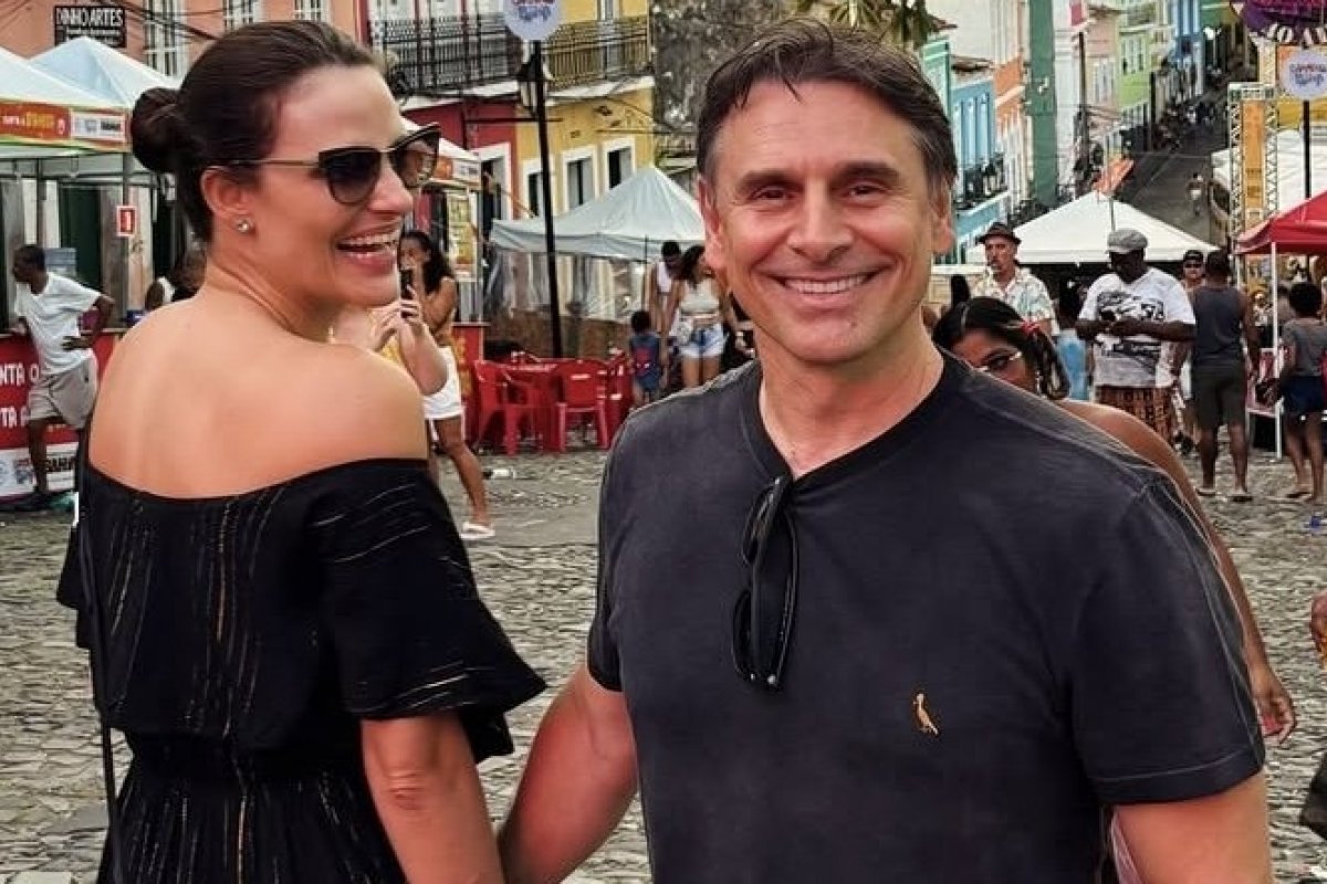 Ator Murilo Rosa curte Salvador com a esposa!