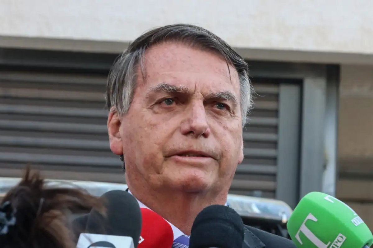 Advogados de Bolsonaro falam em provas inacessíveis e 'confusão' da PGR para impedir defesa
