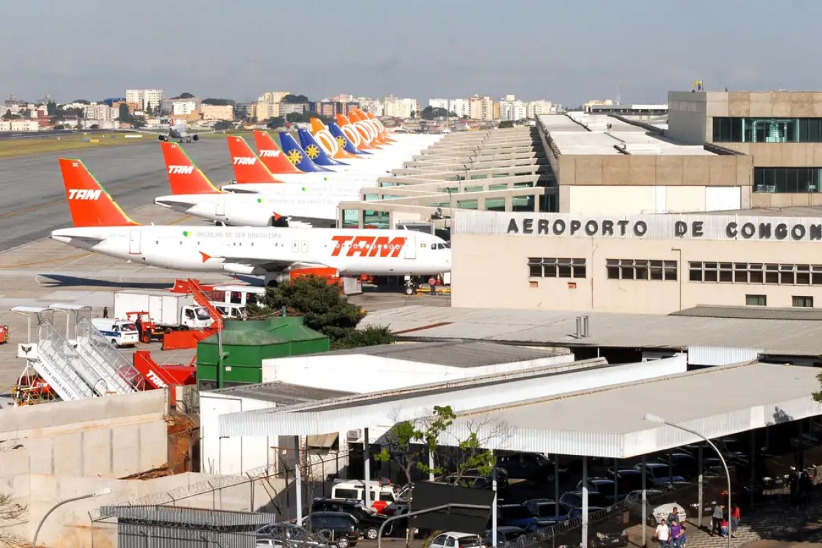 Funcionário morre após ser atropelado em pista do Aeroporto de Congonhas 