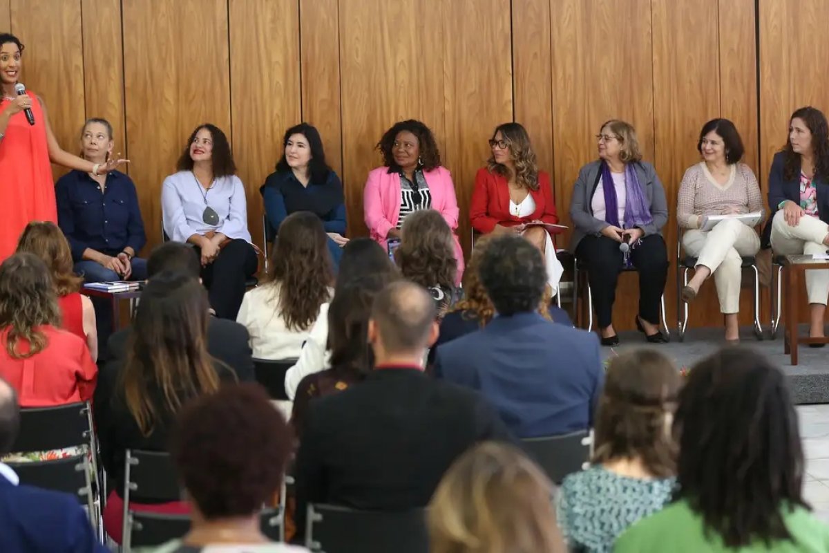 Mulheres ocupam só 3 de cada 10 cargos em órgãos de cúpula de partidos