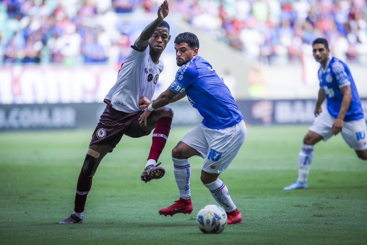 Jacuipense e Bahia decidem vaga para final do Baianão