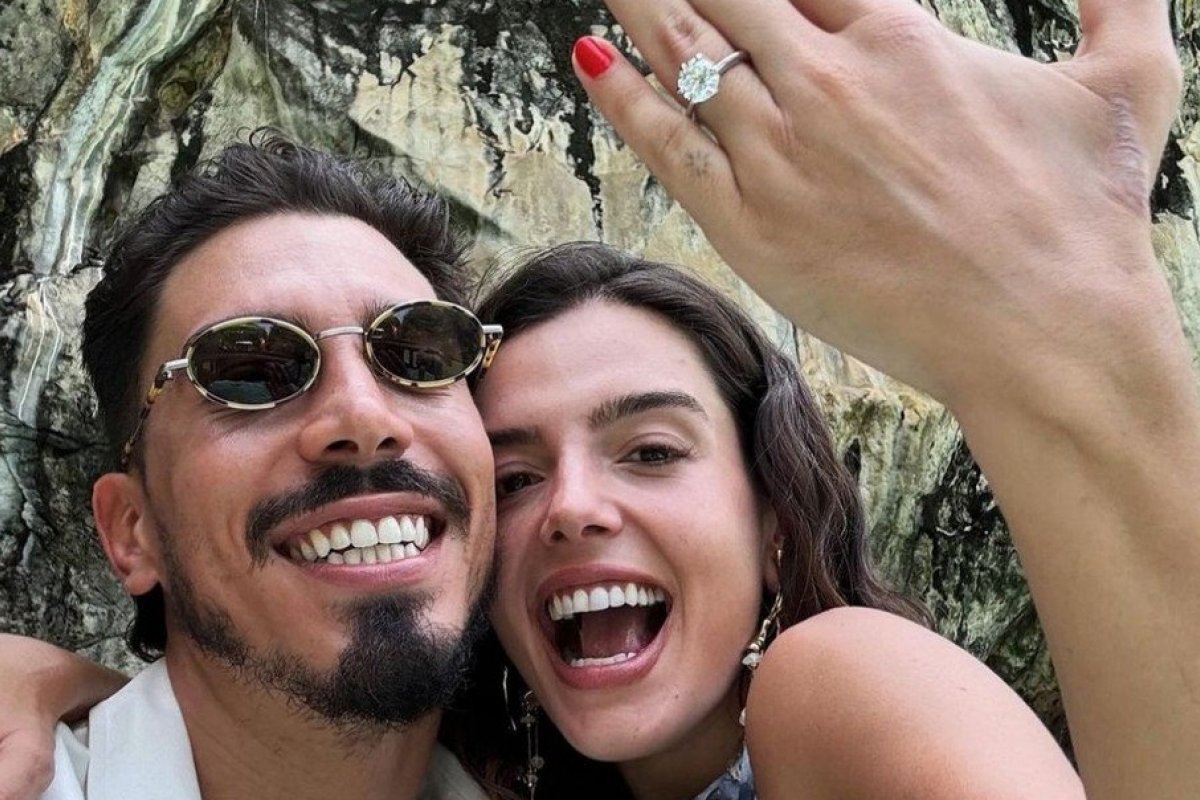 Primeira-dama do Carnaval carioca, atriz Giovanna Lancellotti se casará este ano com o presidente da campeã Beija-Flor!