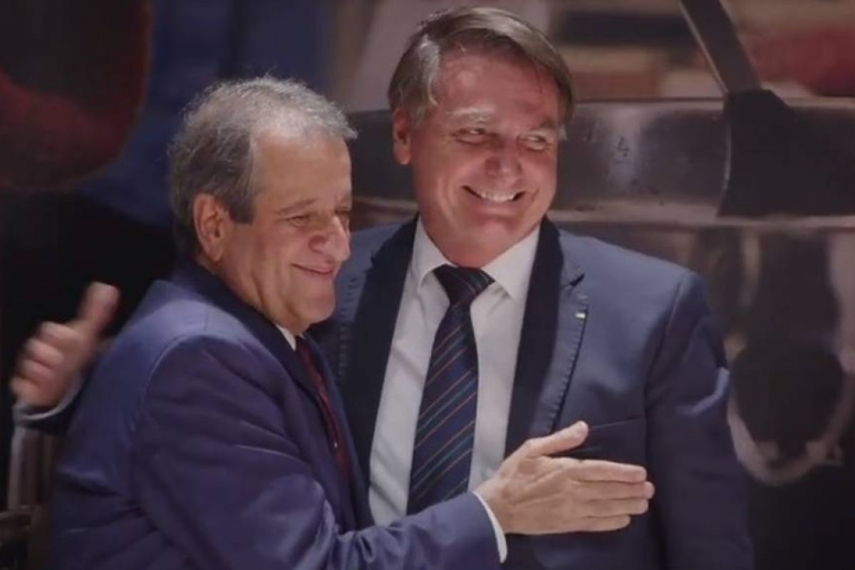 Fora de denúncia da PGR, Valdemar pede para Moraes liberar contato com Bolsonaro