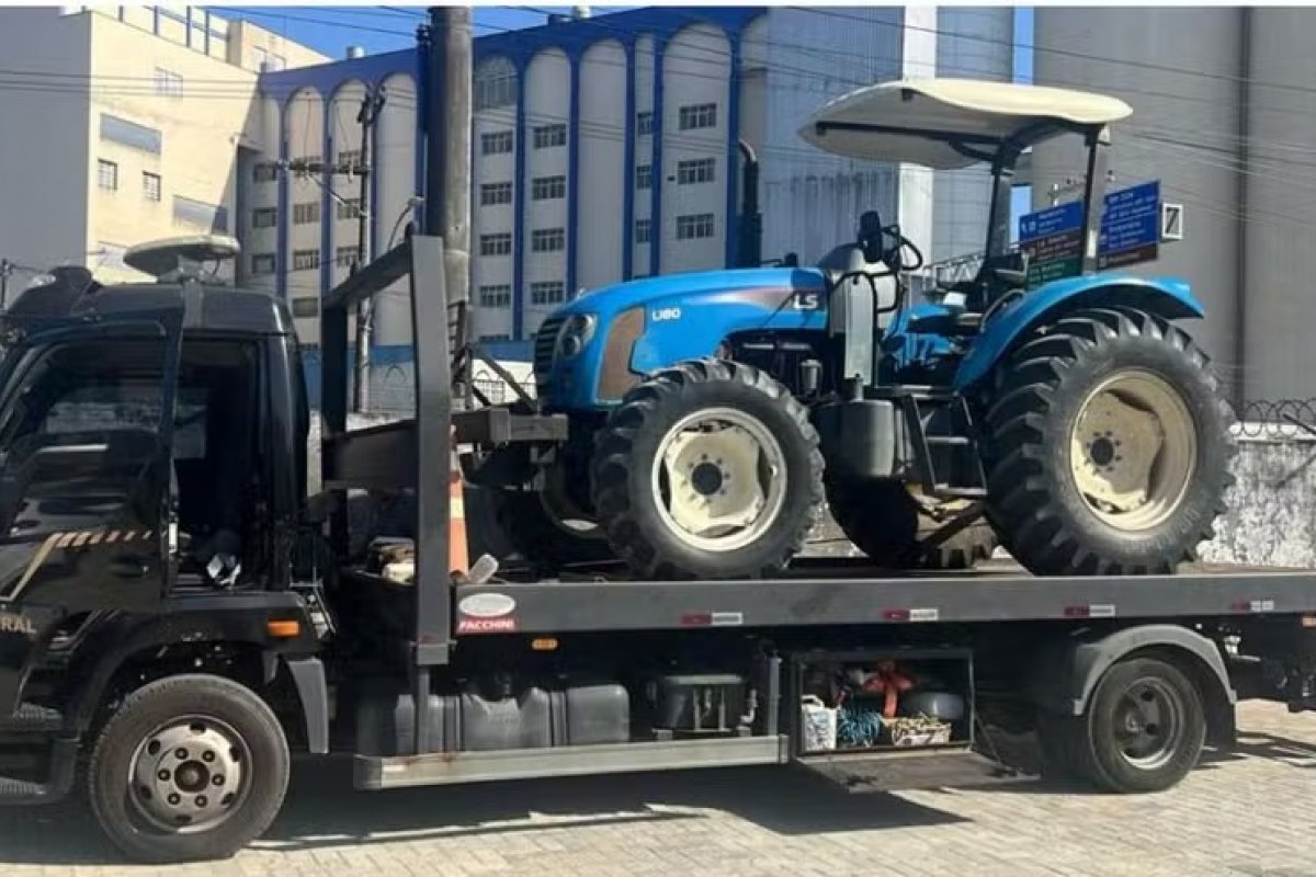 PF cumpre mandados na BA em operação contra desvio de maquinas agrícolas do pátio do DNOCS