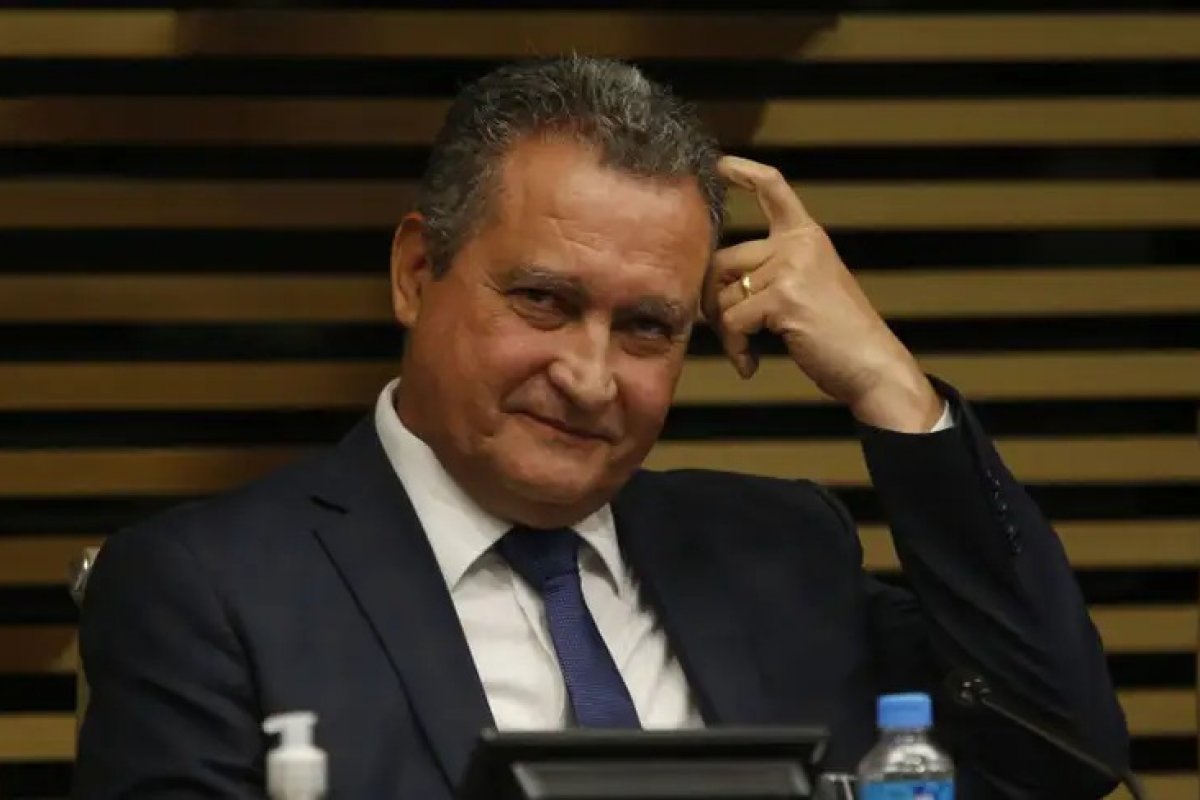 Rui diz que Lula aguarda reunião para decidir se responderá tarifaço do governo Trump