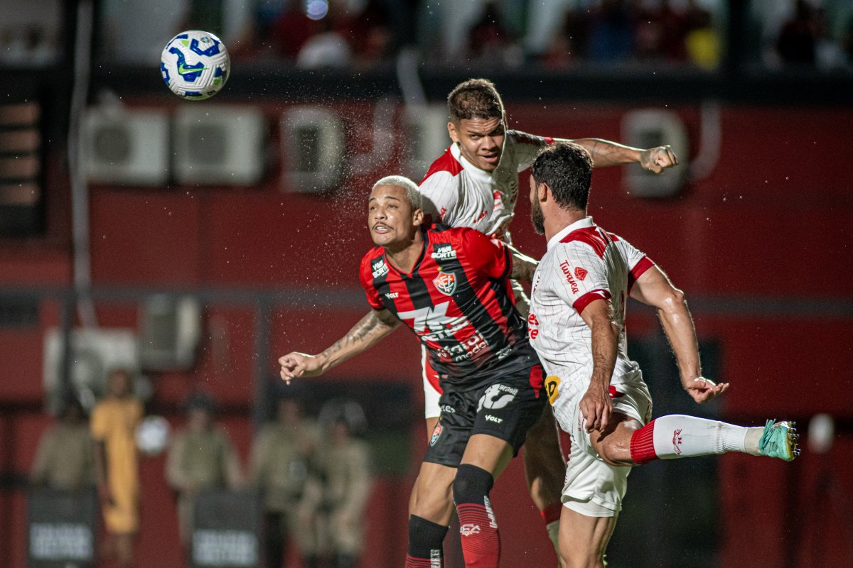 Vitória joga mal e é eliminado pelo Náutico na segunda fase da Copa do Brasil