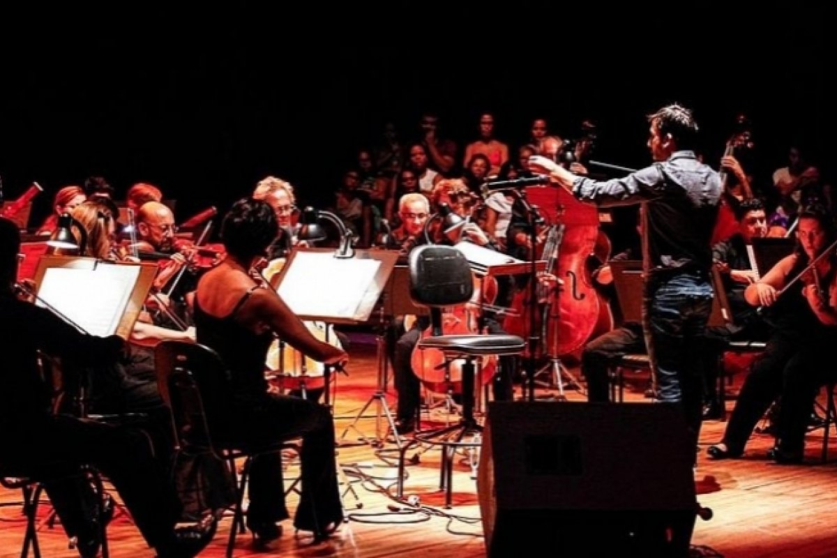 Osba faz homenagem aos 35 anos do Axé Music no TCA