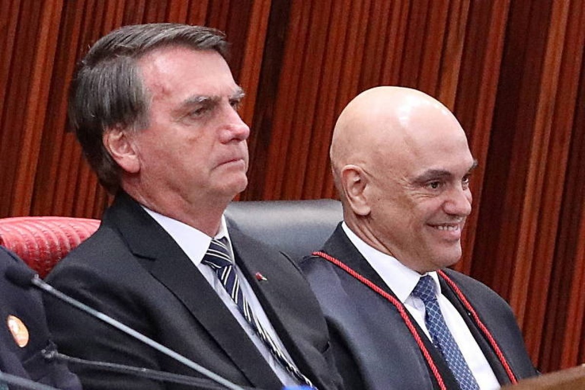 Moraes envia denúncia contra Bolsonaro para turma do STF decidir se ex-presidente vira réu