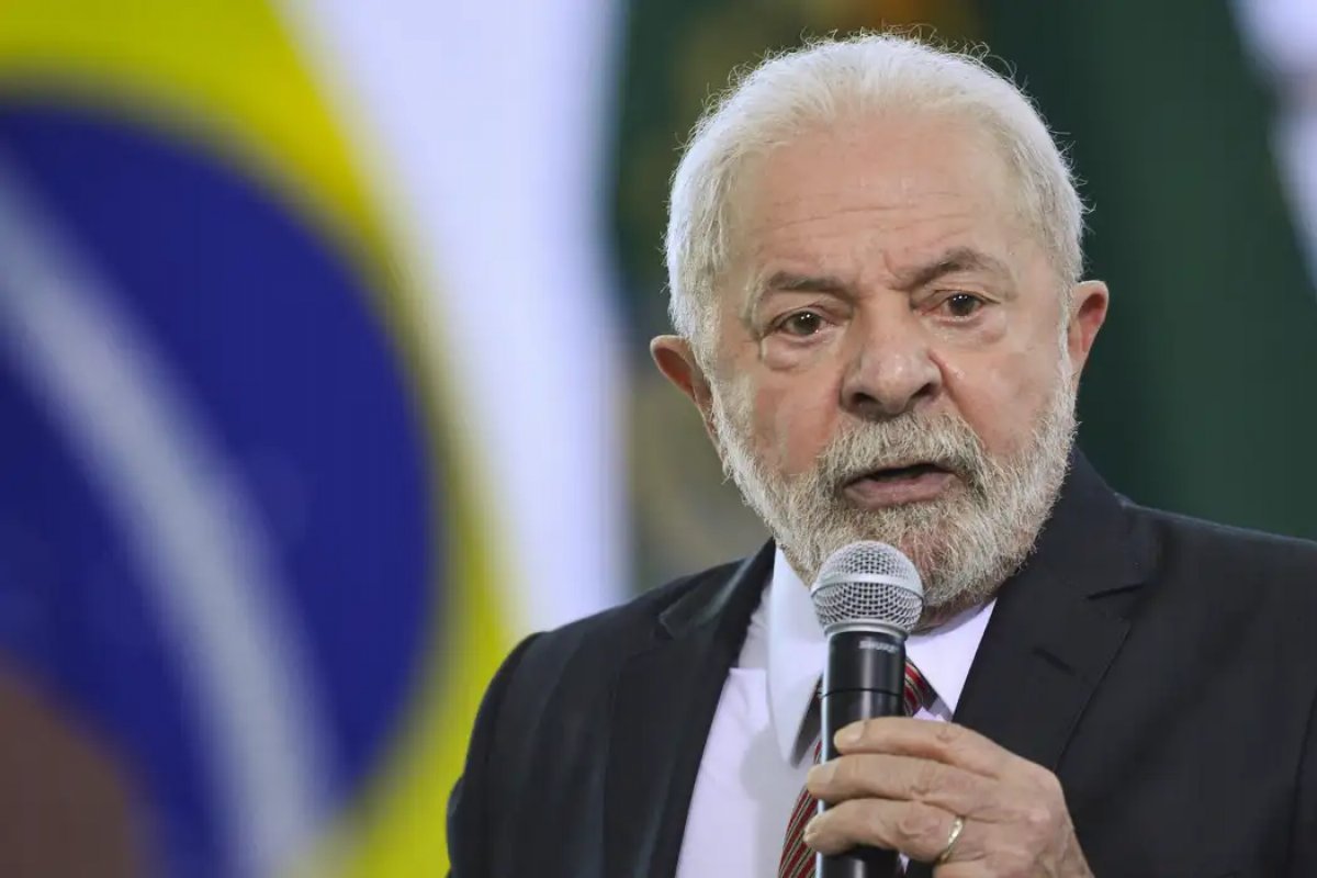 Lula tem 41% de avaliação negativa e 27% de positiva, aponta Ipec