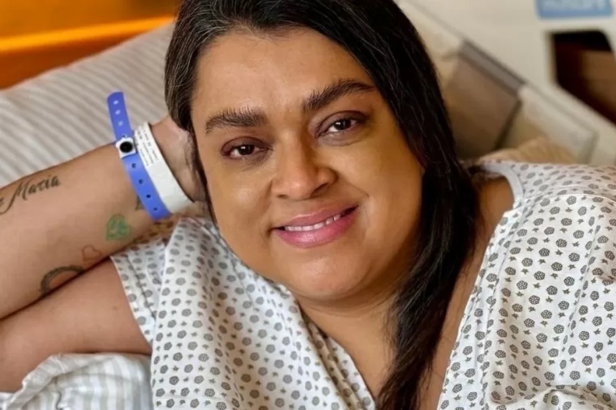 Preta Gil sai da UTI e é levada para quarto de hospital na capital baiana