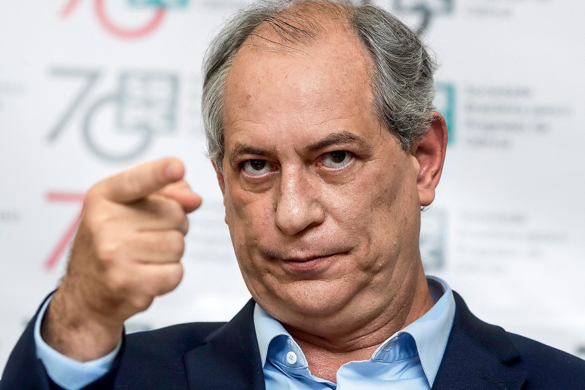 Ciro diz que Moro precisa esclarecer assassinato do Capitão Adriano