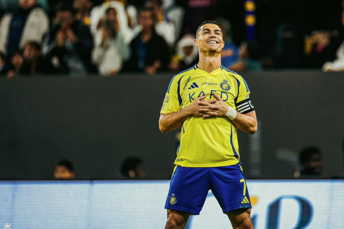 Vídeo: Cristiano Ronaldo marca mais um em busca do gol 1.000 da carreira