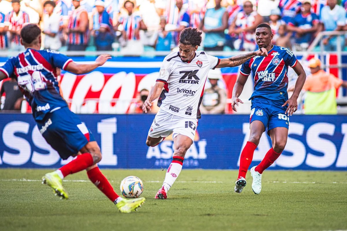 Clássico BA-VI acontece neste domingo (16); saiba onde assistir, escalações e arbitragem