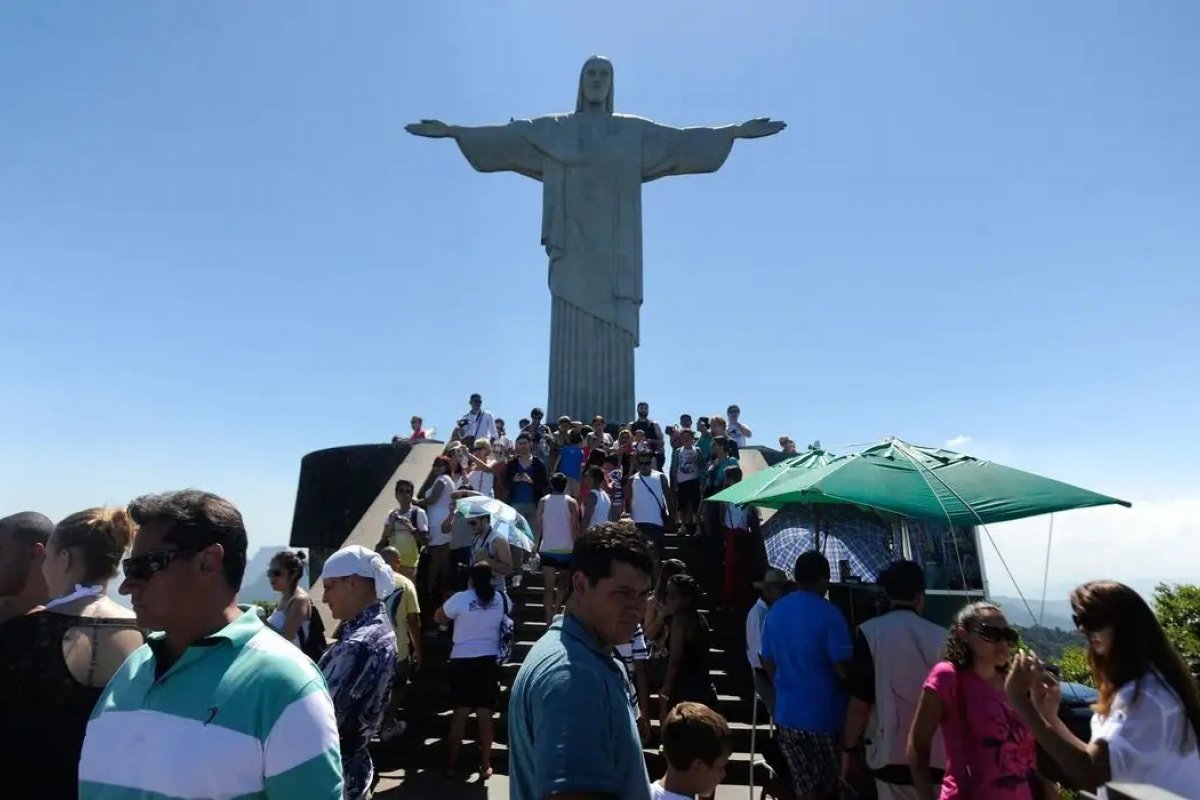 Cristo Redentor reabre ao público depois de morte de turista