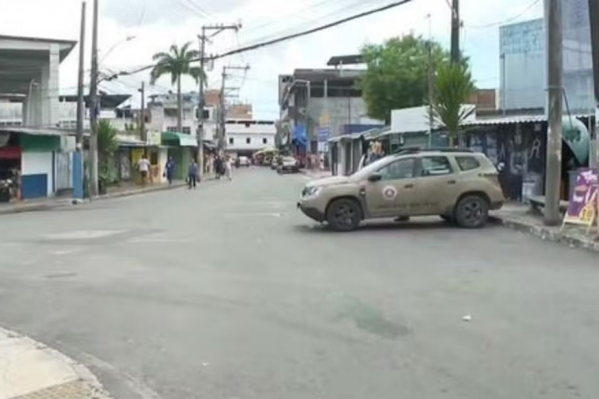 Em noite violenta, duas pessoas são mortas a tiros e casal com crianças feitos reféns em Salvador