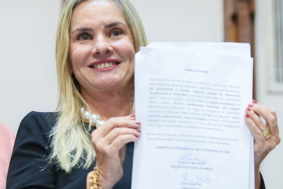 Ivana Bastos toma posse e se torna oficialmente a primeira mulher a presidir ALBA