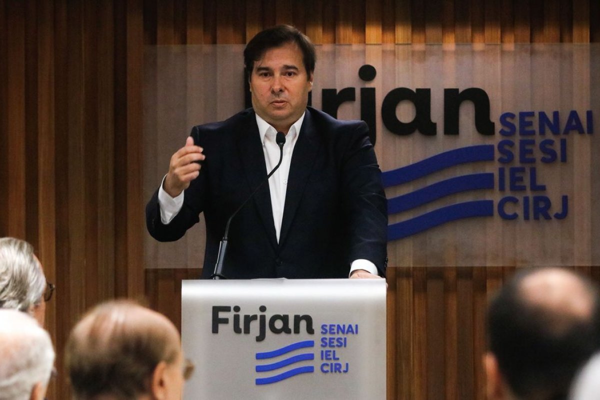 Rodrigo Maia espera aprovar reforma administrativa no primeiro semestre