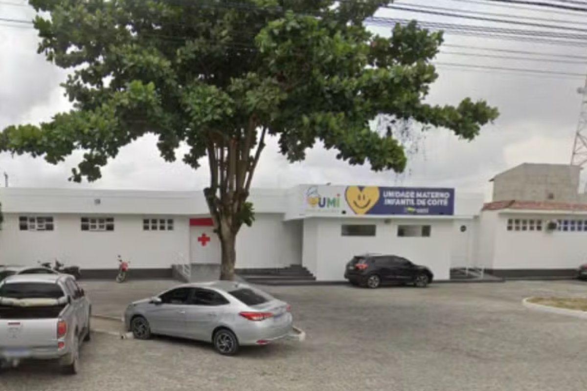 Mulher com sinais de embriaguez cai de garupa de moto com criança na Bahia