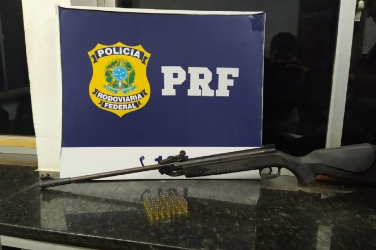 Homem é preso com arma e munições no oeste da Bahia