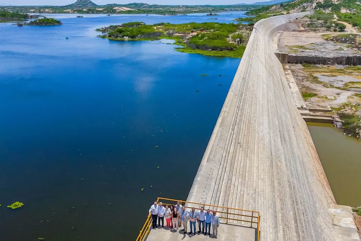 Lula inaugura nova barragem da transposição do Rio São Francisco