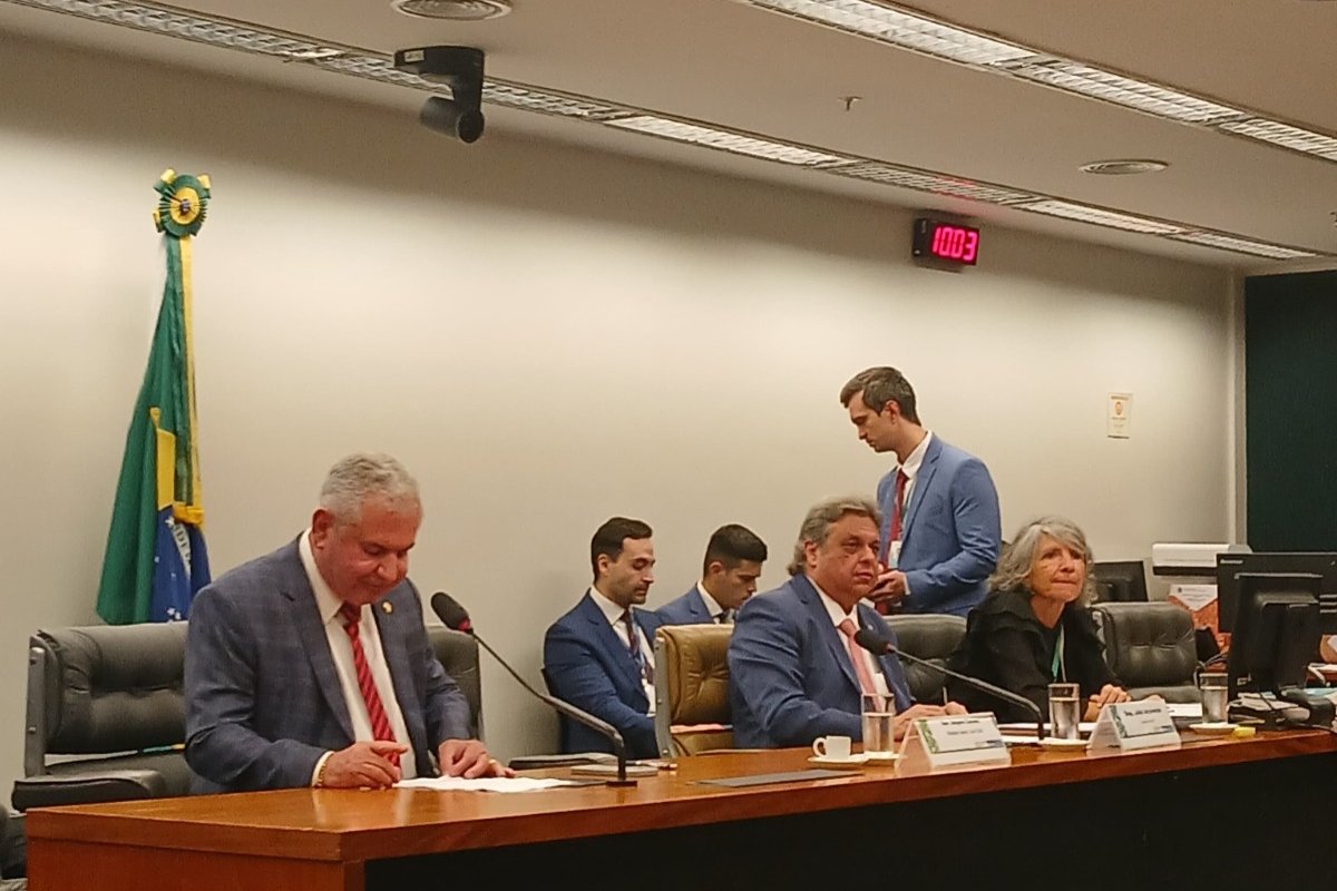 Vídeo: comissão antecipa votação do Orçamento de 2025 para esta quinta (20)