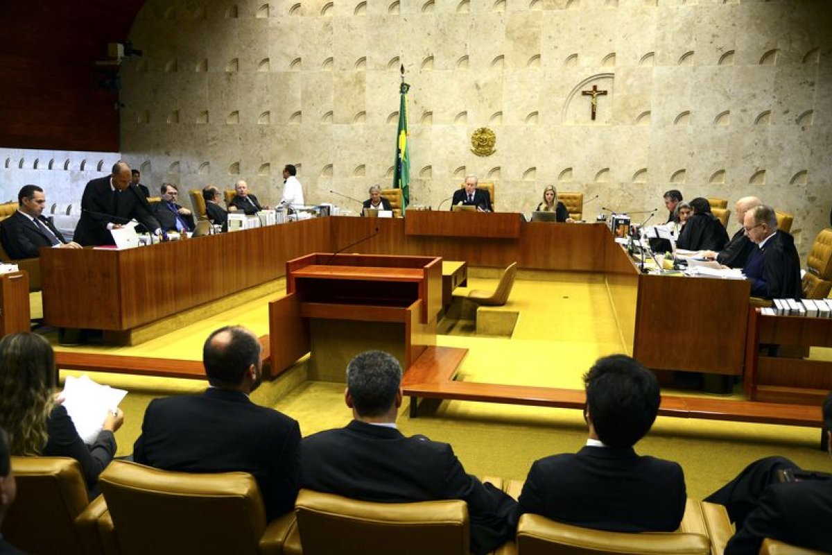 STF aprova Moraes, Dino e Zanin aptos para julgar tentativa de golpe