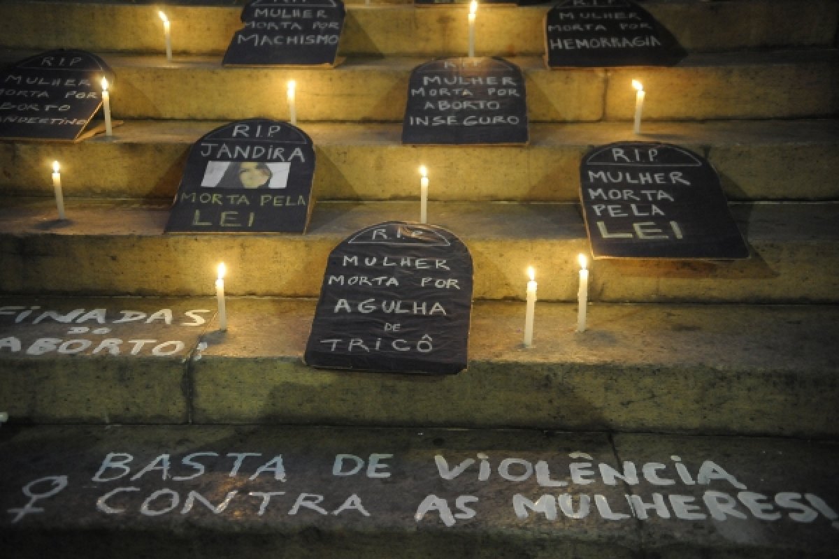 Alba aprova leis que protegem mulheres vítimas de violência