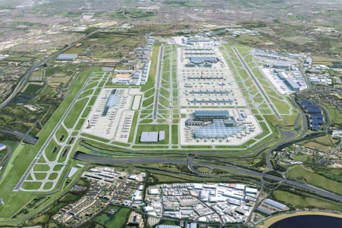 Após incêndio na manhã desta sexta (21), aeroporto de Heathrow já pode receber voos