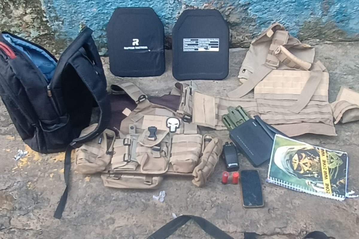 Após duas horas de negociação, suspeitos se entregam e libertam família feita refém em Salvador