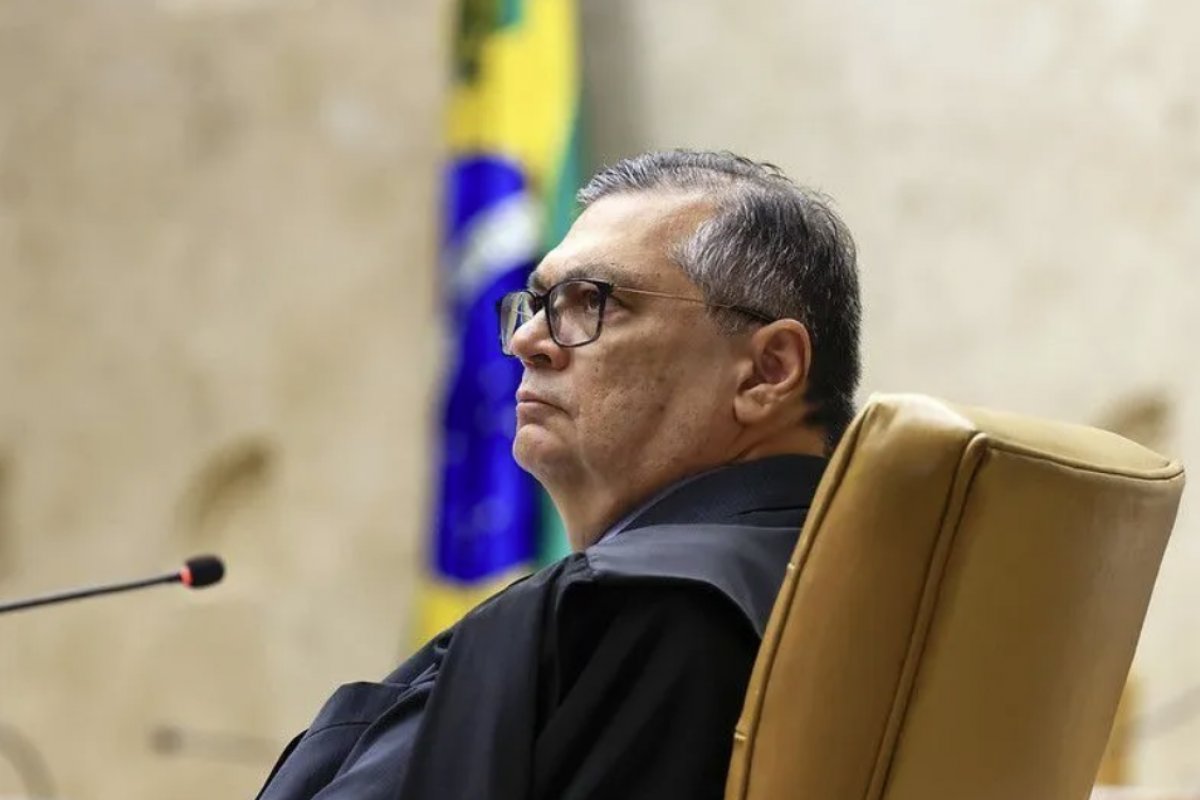 Dino concede 30 dias para que Haddad, Padilha e Sabino decidam sobre emendas