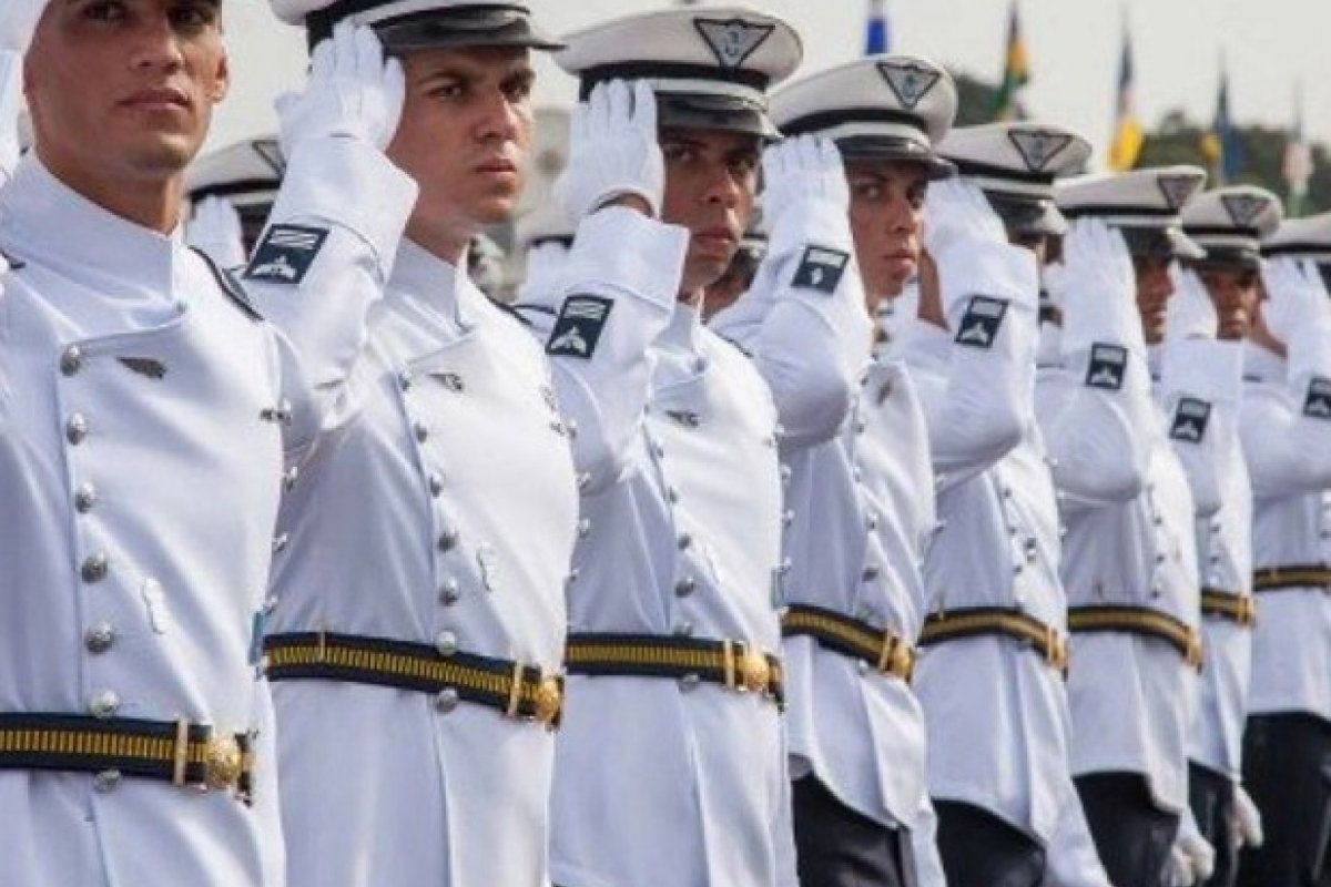 Marinha e Aeronáutica abrem edital com 1500 vagas de níveis médio e superior