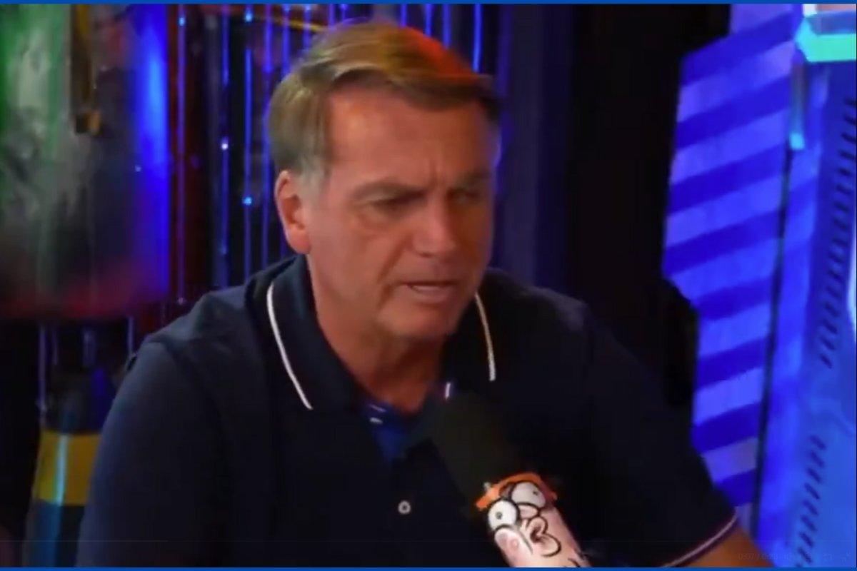 Vídeo: Bolsonaro atribui a Carla Zambelli derrota nas eleições presidenciais de 2022: 'aquela imagem dela perseguindo o cara tirou o mandato da gente'