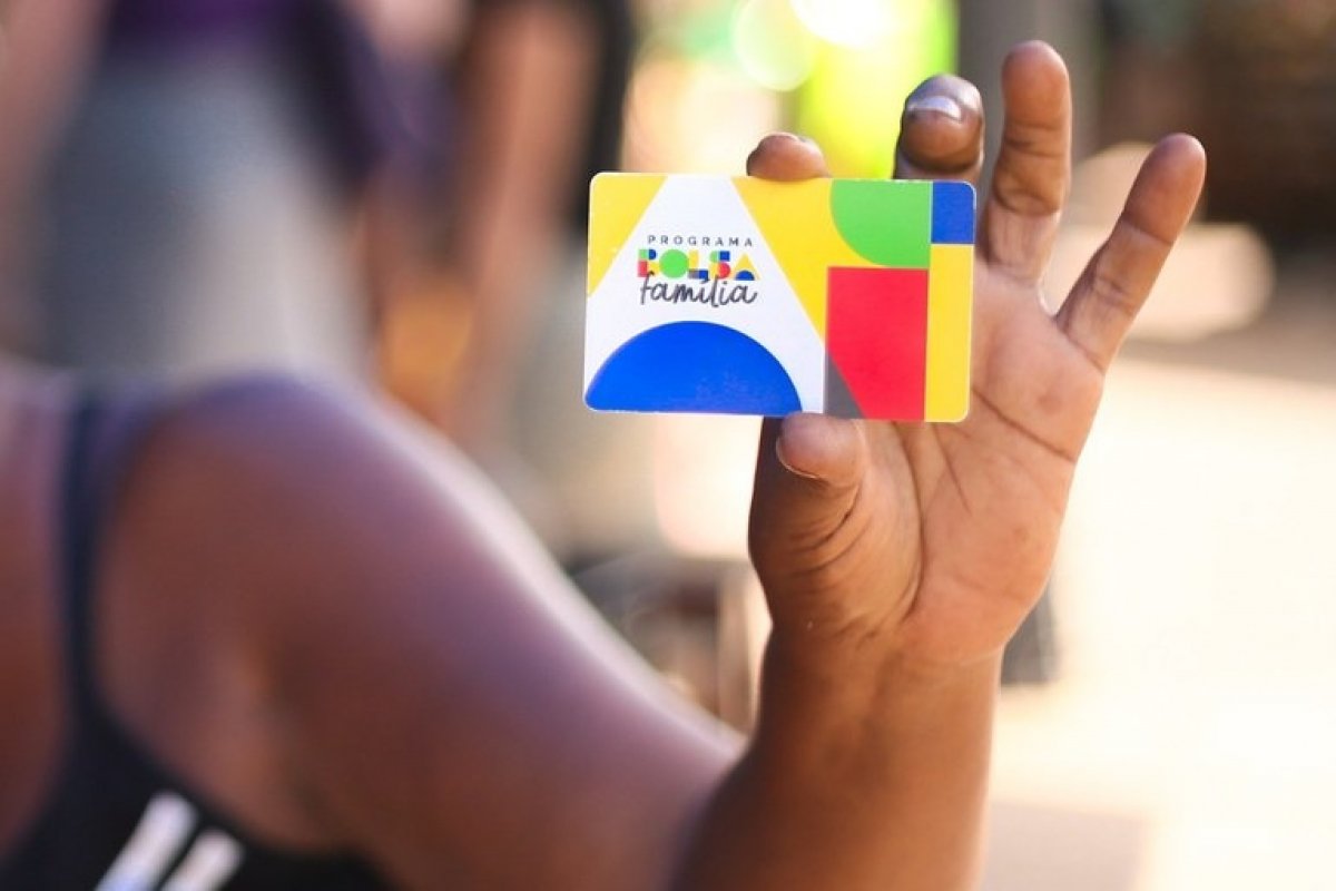 Governo muda regra do Bolsa Família e prevê entrevista presencial a família unipessoal
