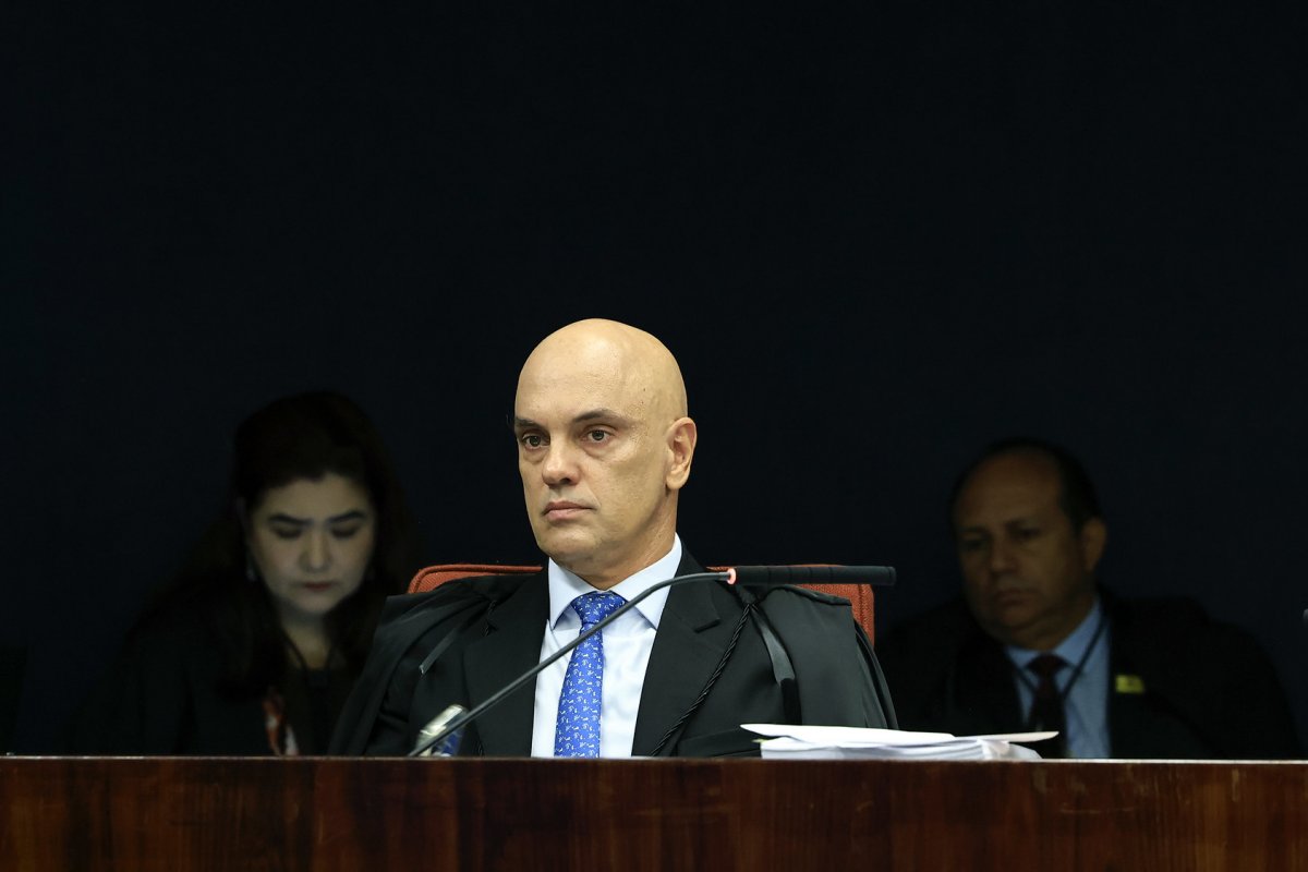 STF retoma julgamento sobre denúncia de Bolsonaro por trama golpista; Moraes vota por manter delação de Cid