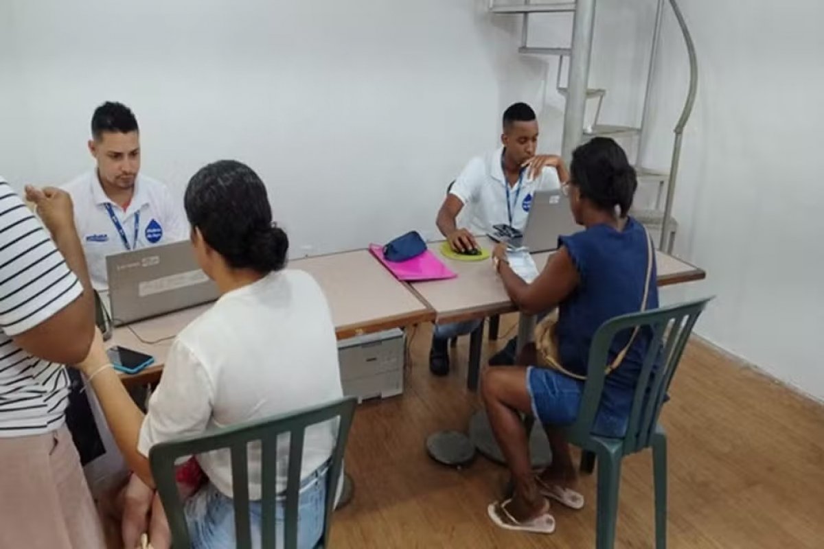 Embasa oferece atendimento gratuito no bairro da Liberdade, em Salvador