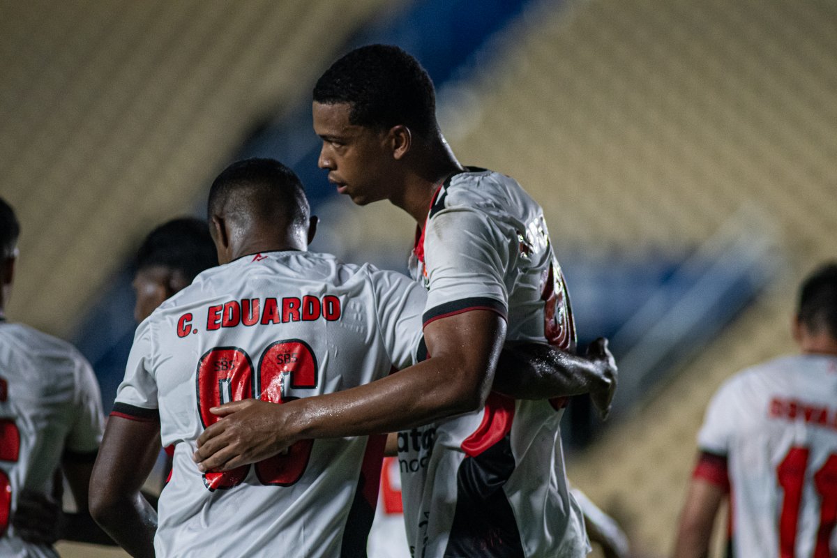 Já classificado e com time reserva, Vitória empata com o Moto Club pela Copa do Nordeste