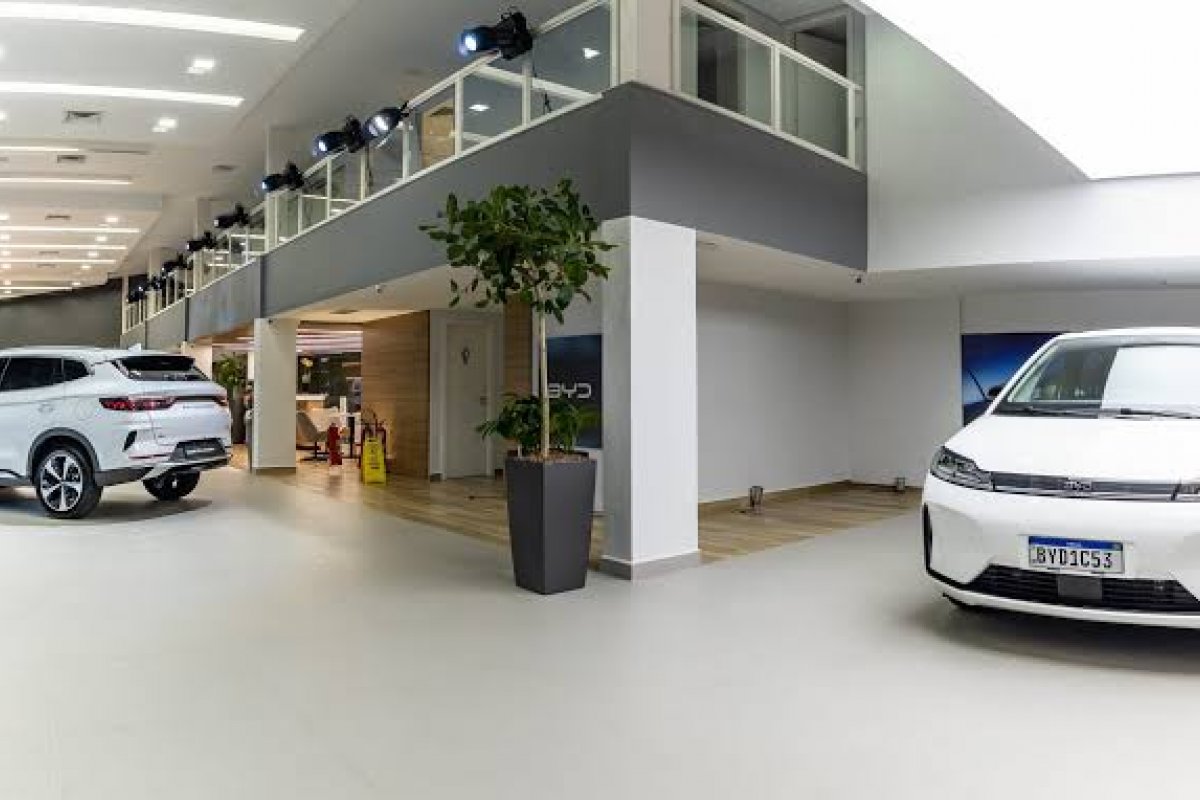 BYD chega a 165 concessionárias no Brasil