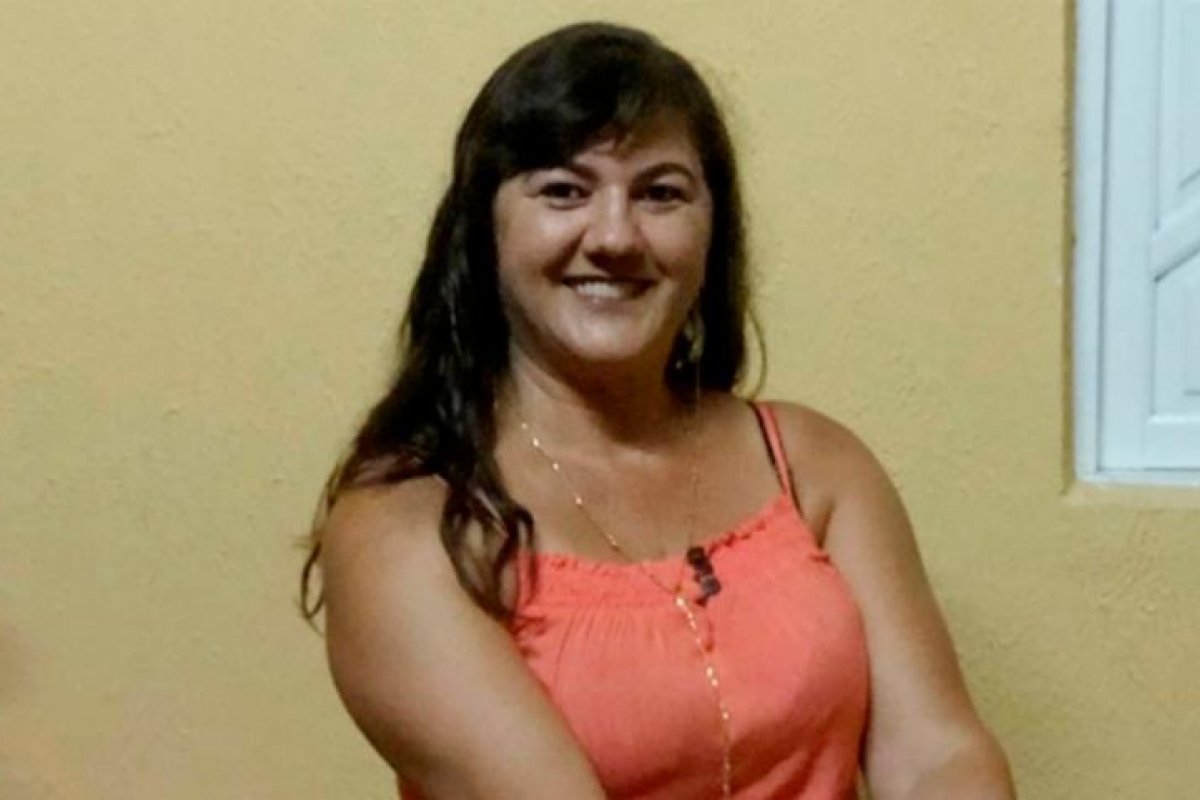 Acusado de esfaquear esposa em Feira de Santana é transferido para presídio